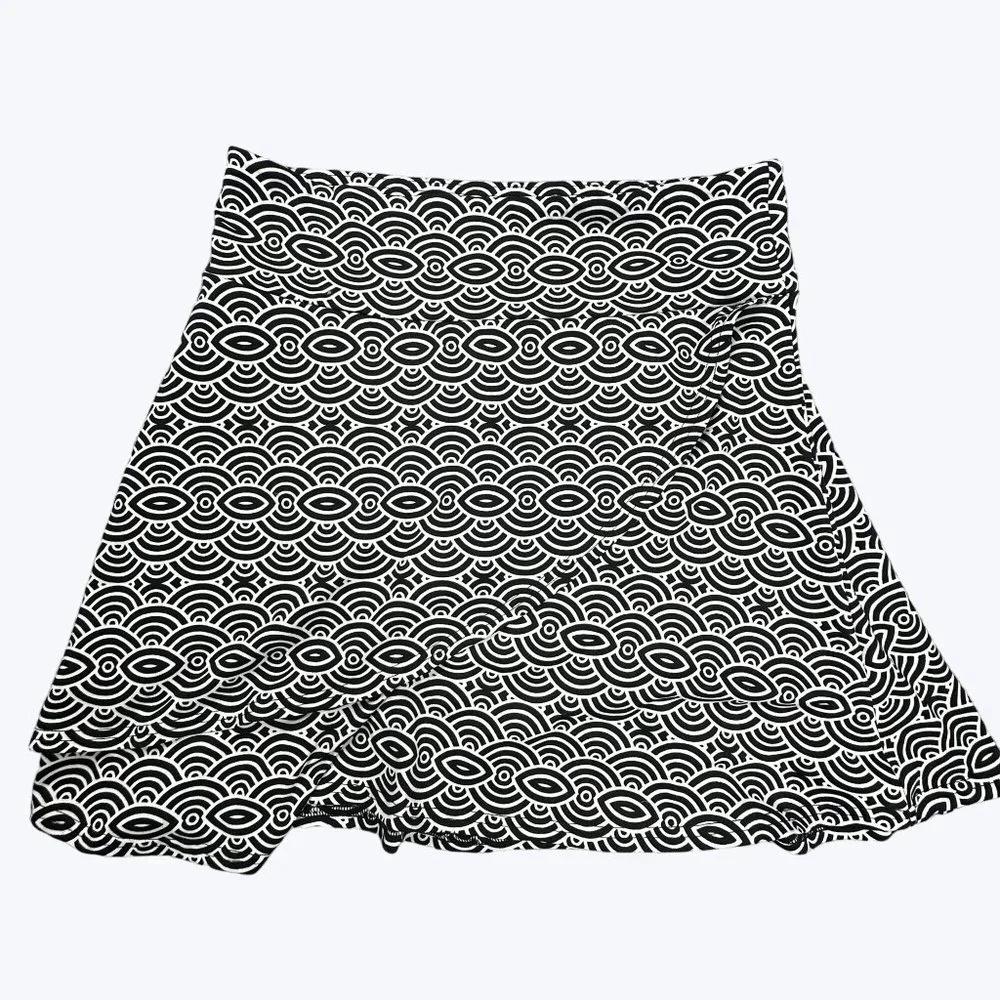 Soybu Athletic Skirt Size Medium Black and white color way stretch pull on